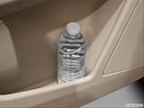  Cup holder prop (tertiary) photo